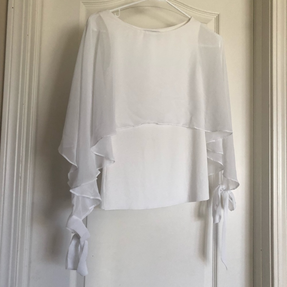 Bailey 44 White Top with Cape